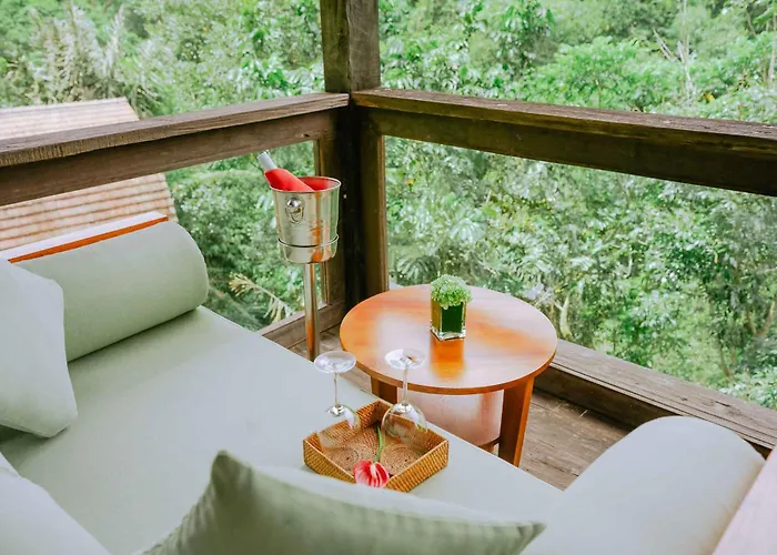 Bagus Jati Health & Wellbeing Retreat 3* تيغالالانغْ